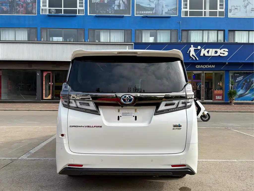 Toyota Vellfire — миниатюра 13