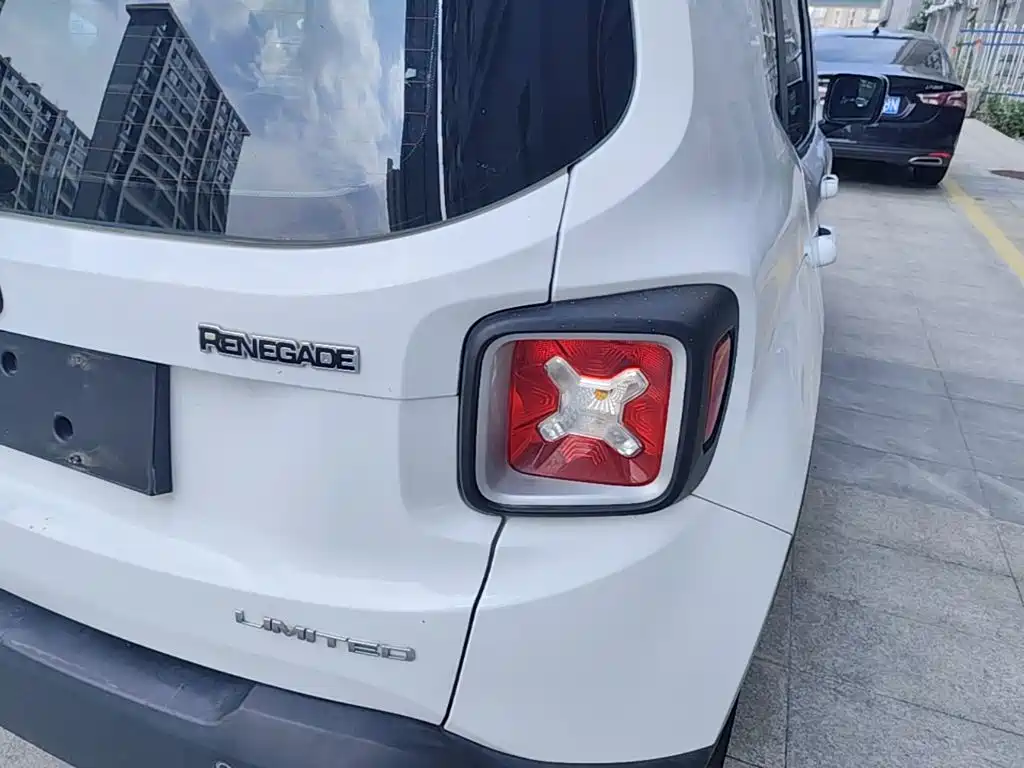 Jeep Renegade — миниатюра 8