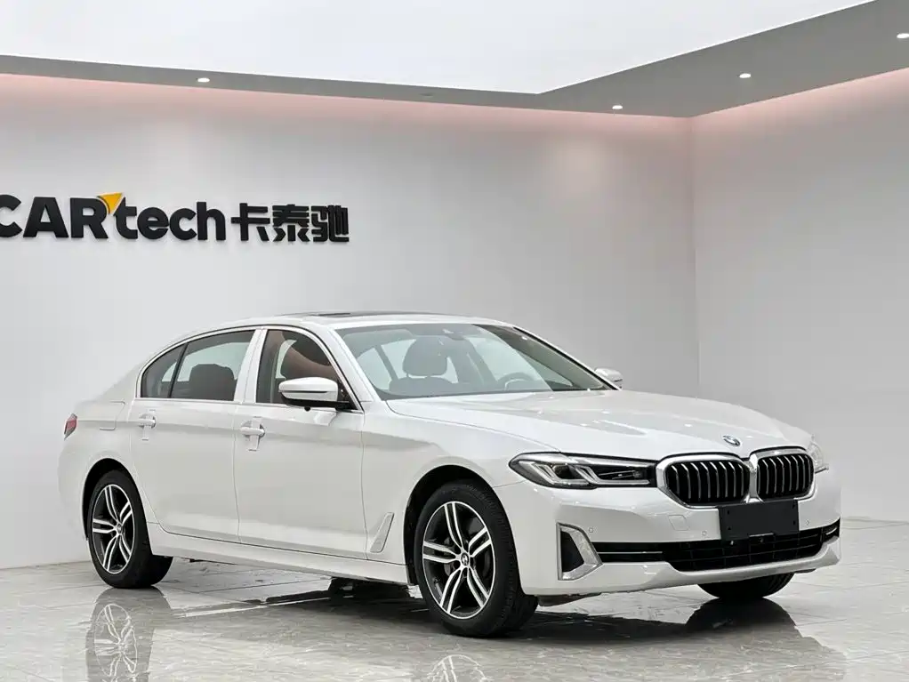 BMW 5 Series — миниатюра 6
