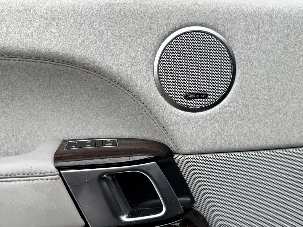 Land Rover Range Rover — миниатюра 10