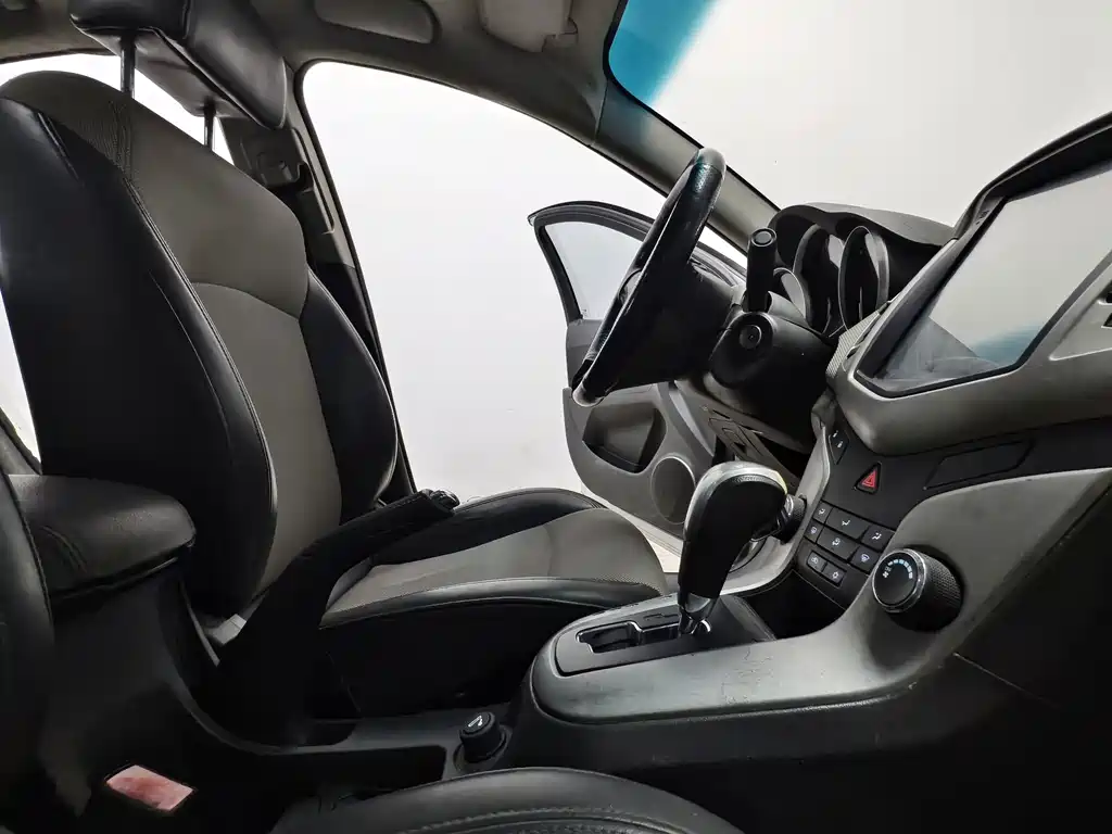 Chevrolet Cruze — миниатюра 15