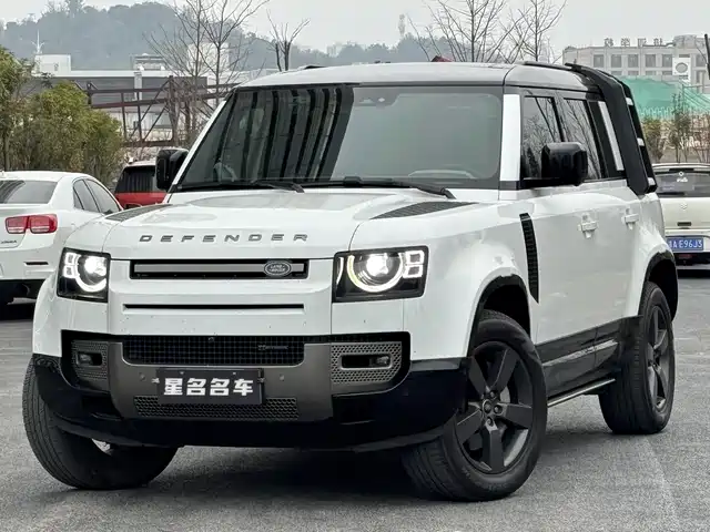 LAND ROVER DEFENDER