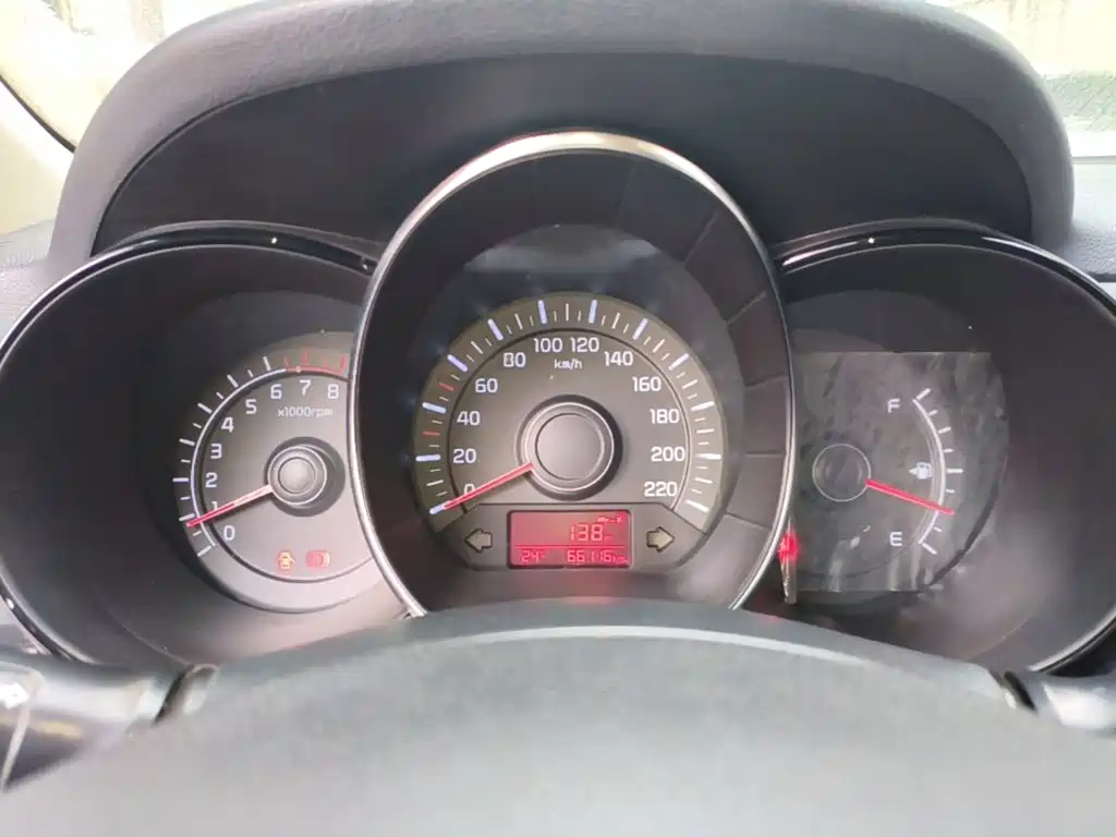 Kia K2 2015 1.4L MT GLS