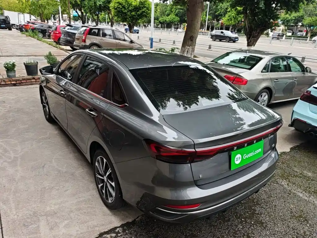 Geely Emgrand — миниатюра 5
