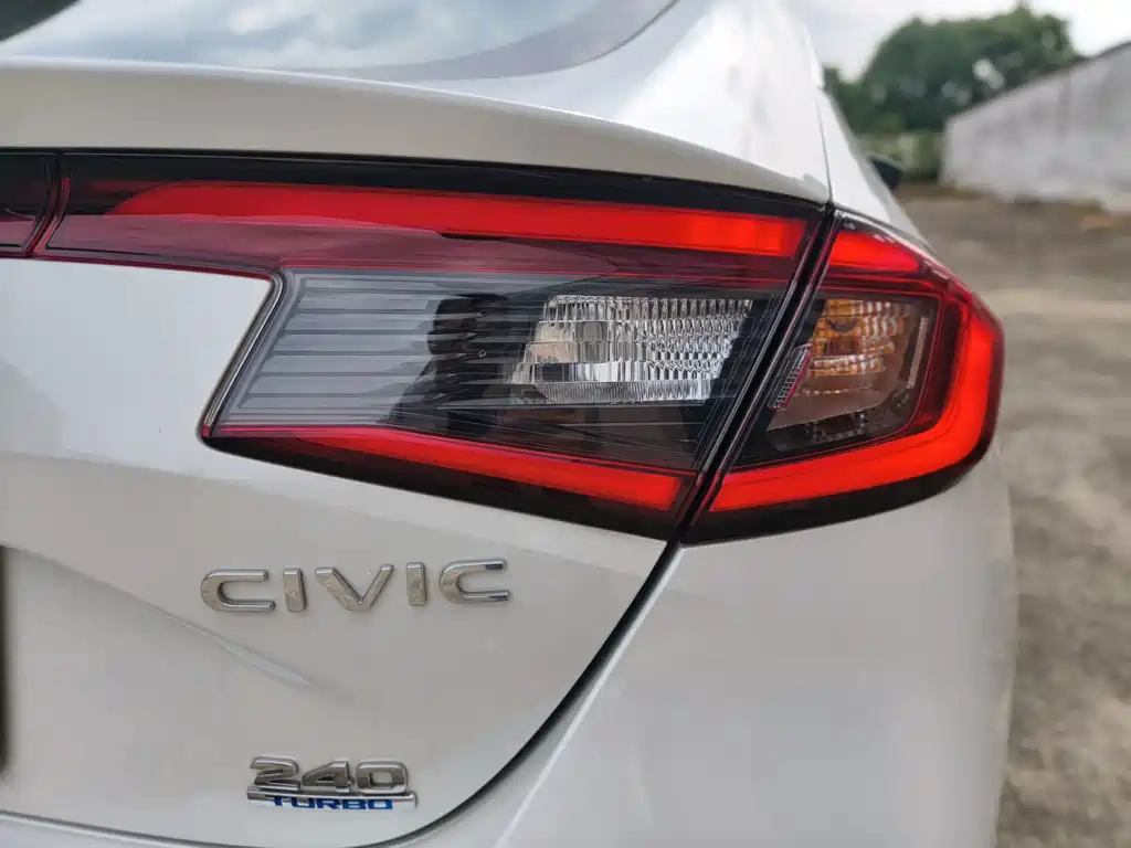 Honda Civic — миниатюра 18