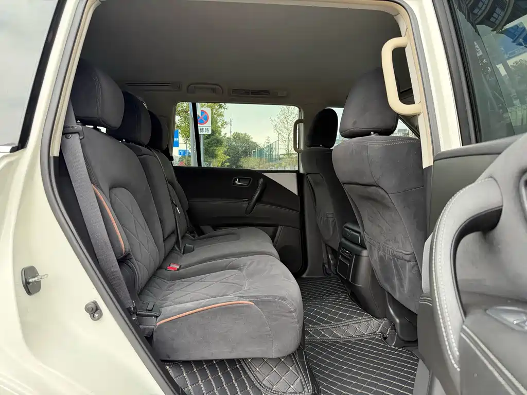 Nissan Patrol — миниатюра 14