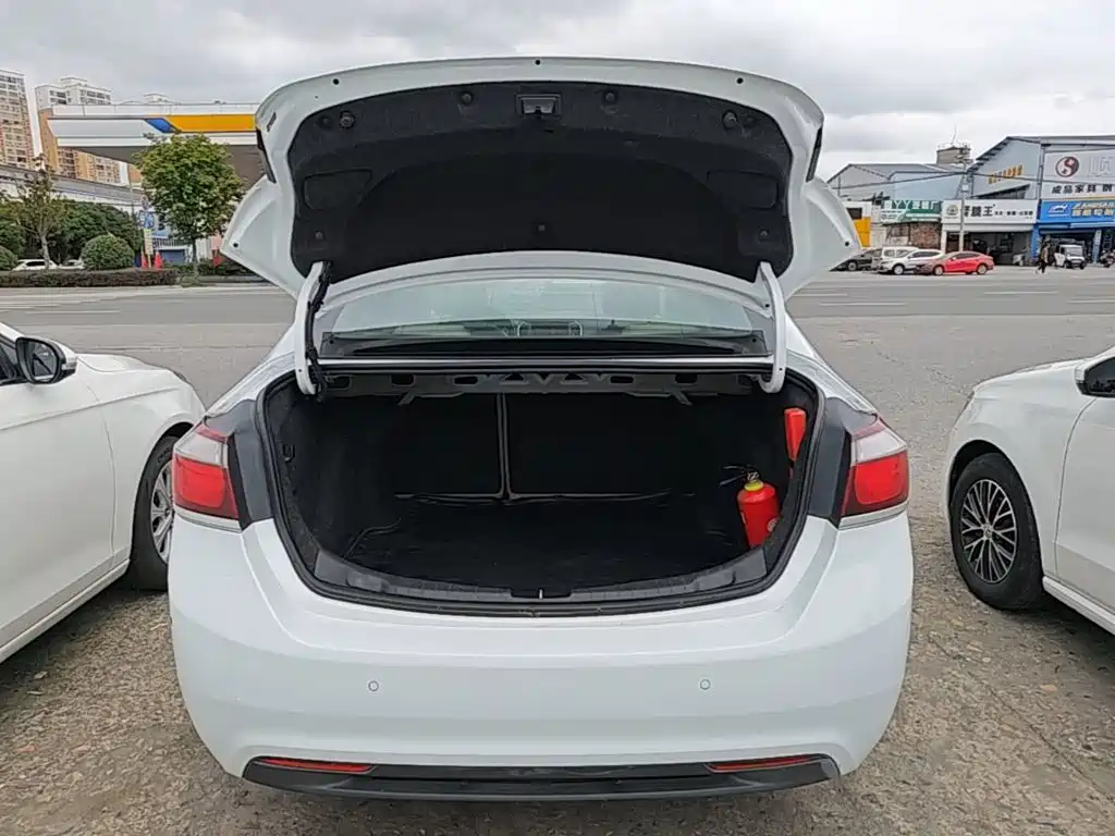 Chevrolet Cruze — миниатюра 19