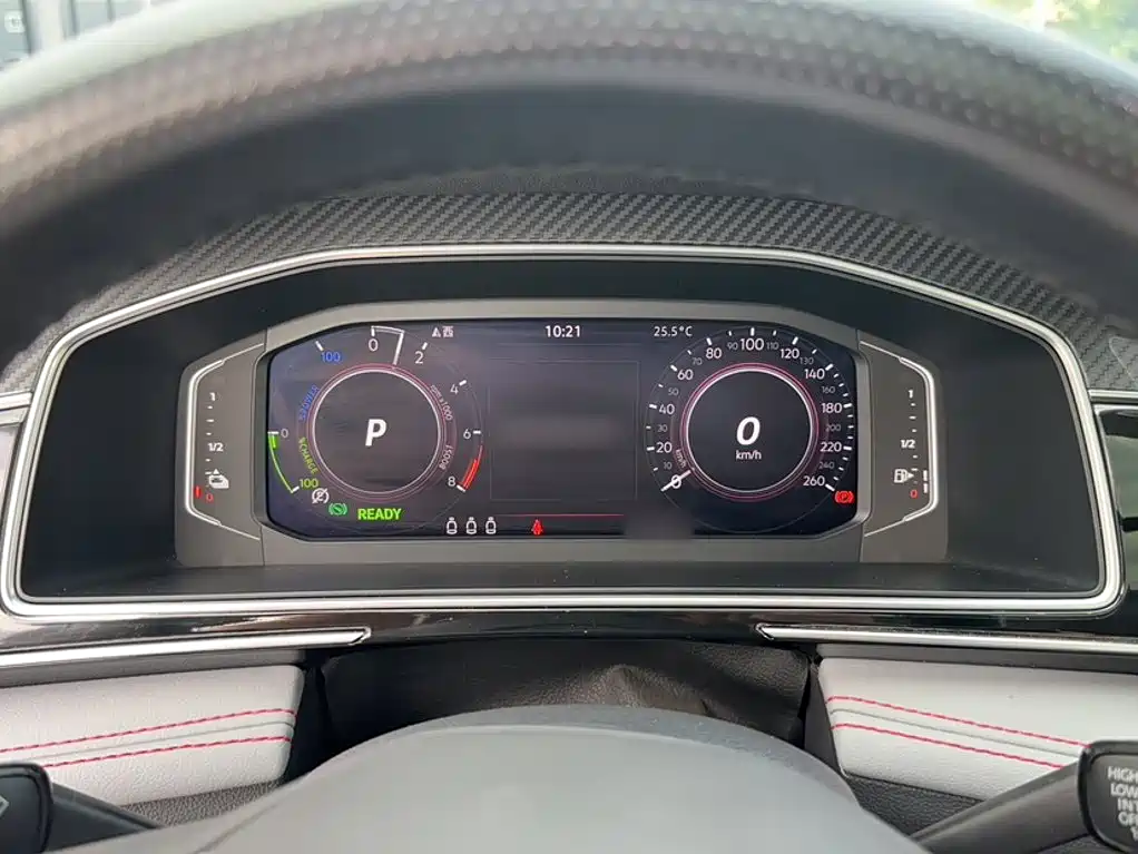 Volkswagen Tiguan L PHEV — миниатюра 8