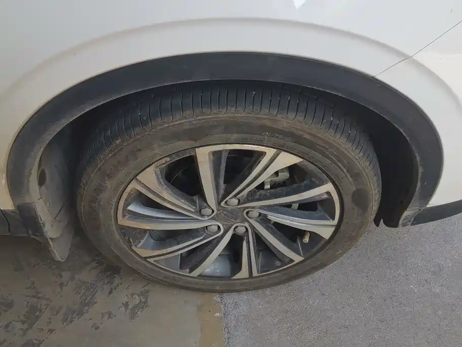 Geely Binyue — миниатюра 6