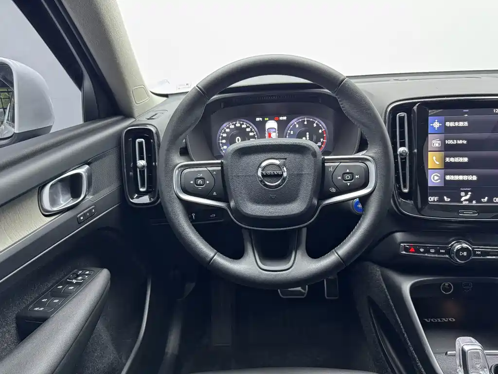 Volvo XC40 — миниатюра 14