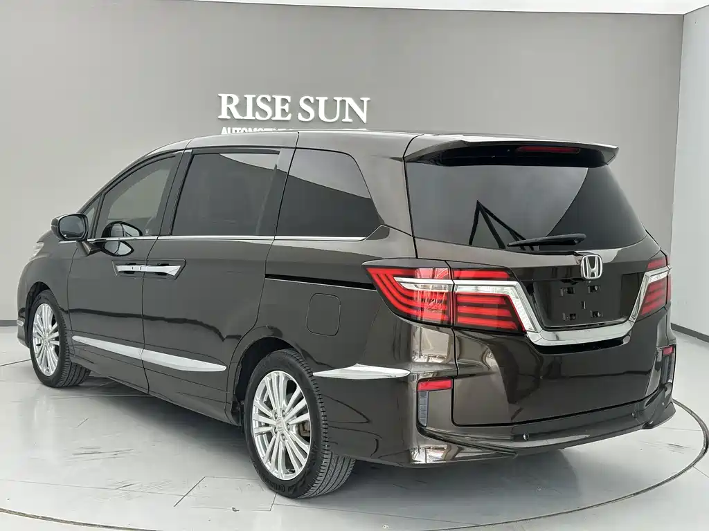 Honda Elysion — миниатюра 6