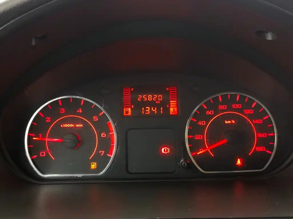 Wuling Rongguang — миниатюра 10