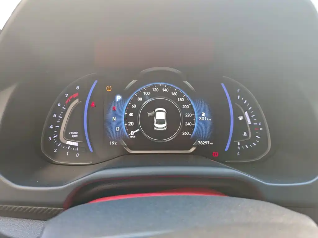 Hyundai Elantra — миниатюра 7