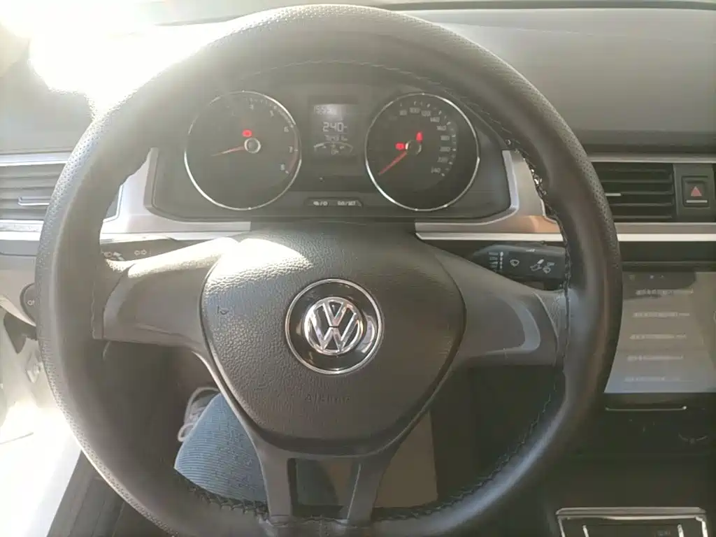 Volkswagen Bora — миниатюра 11