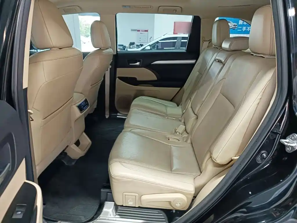 Toyota Highlander — миниатюра 17