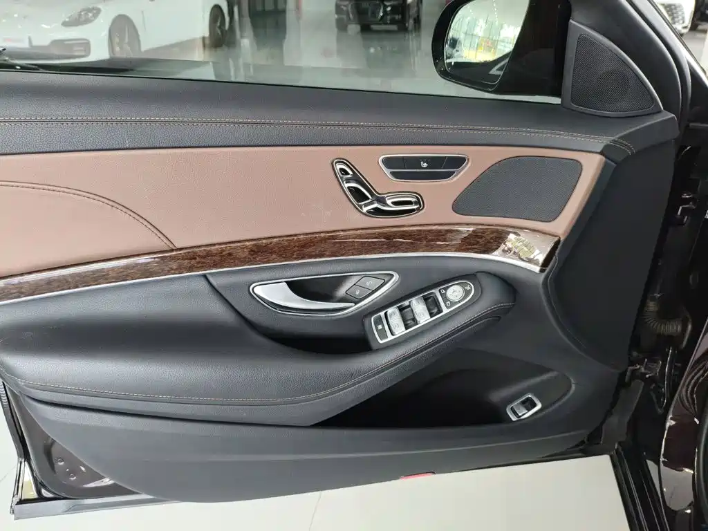Mercedes-Benz S-Class — миниатюра 7