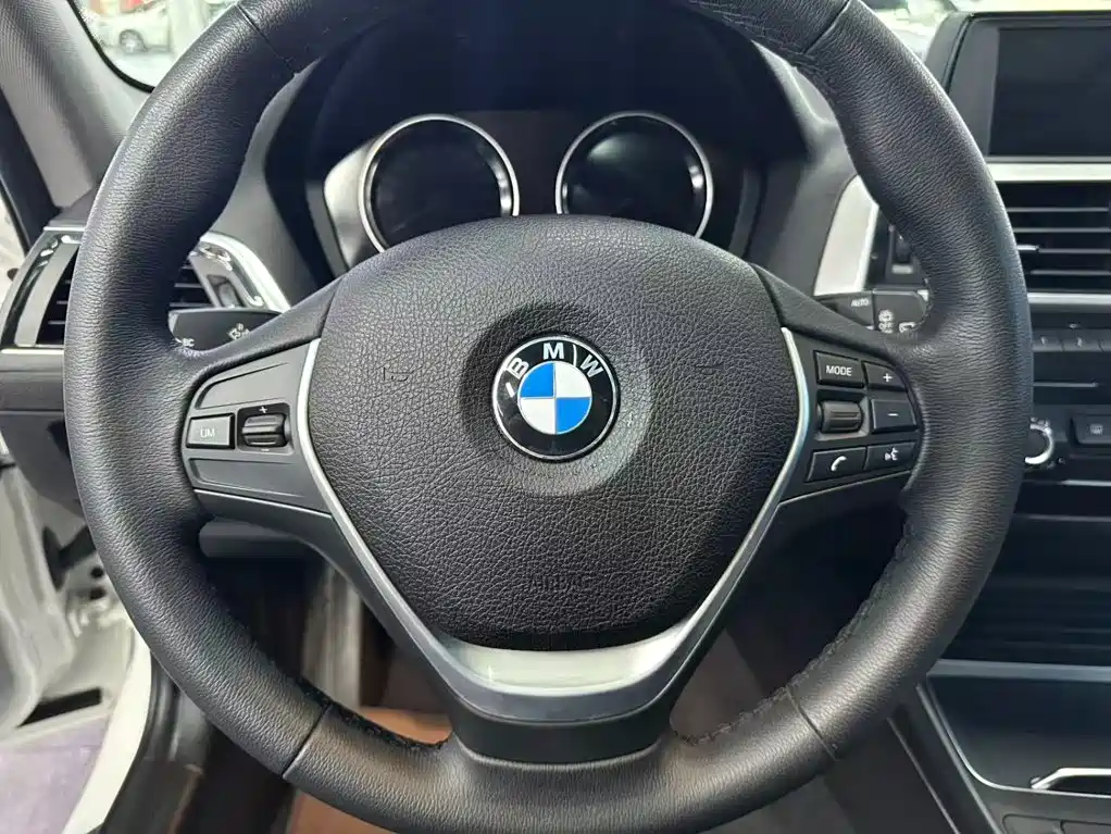BMW 1 Series (Import) — миниатюра 7
