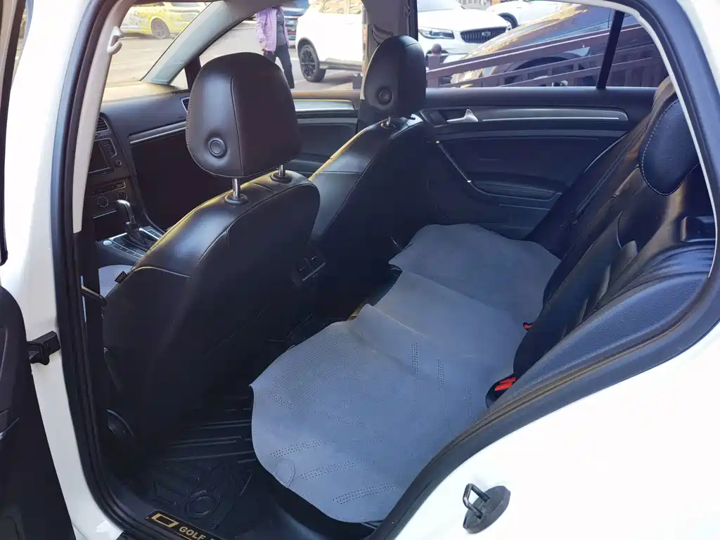 Volkswagen Golf — миниатюра 9