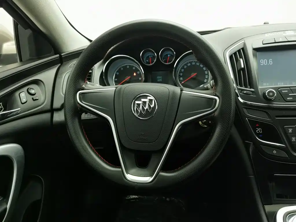 Buick Regal — миниатюра 11