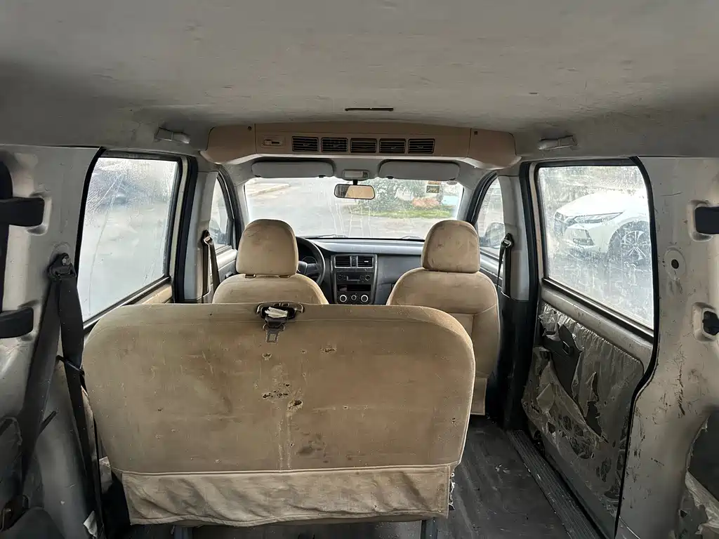 Wuling Rongguang V — миниатюра 13