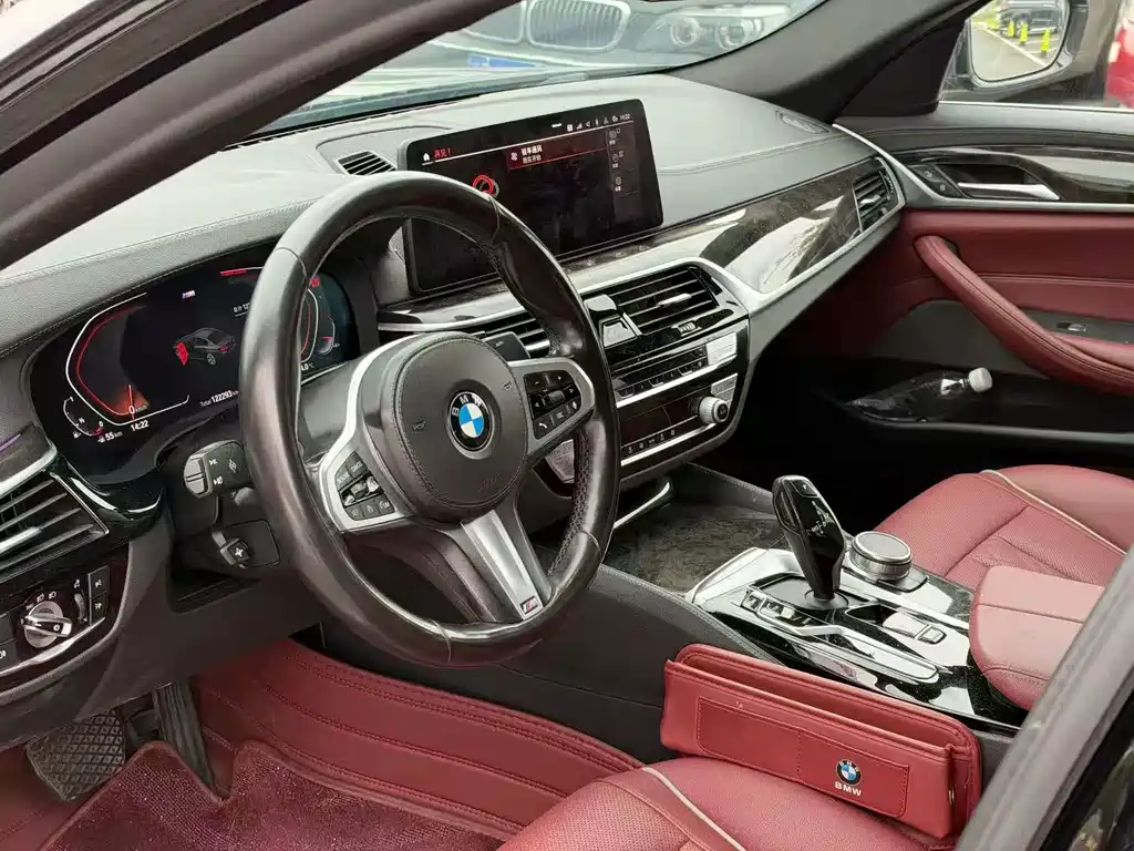 BMW 5 Series — миниатюра 4