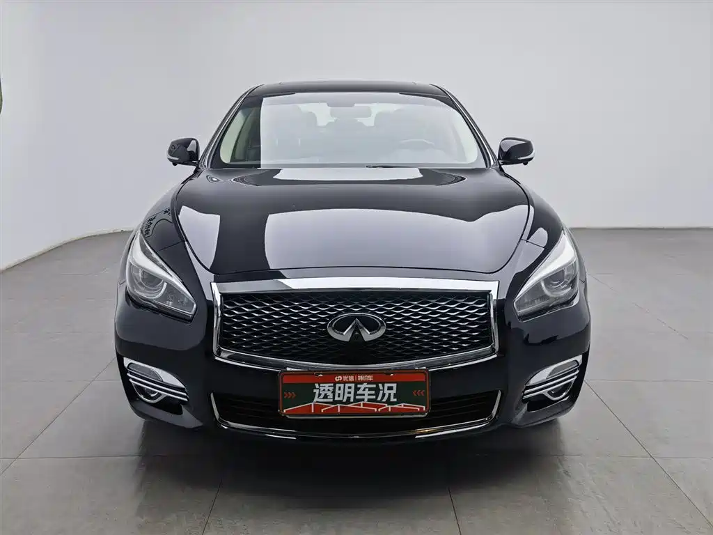 INFINITI Q70