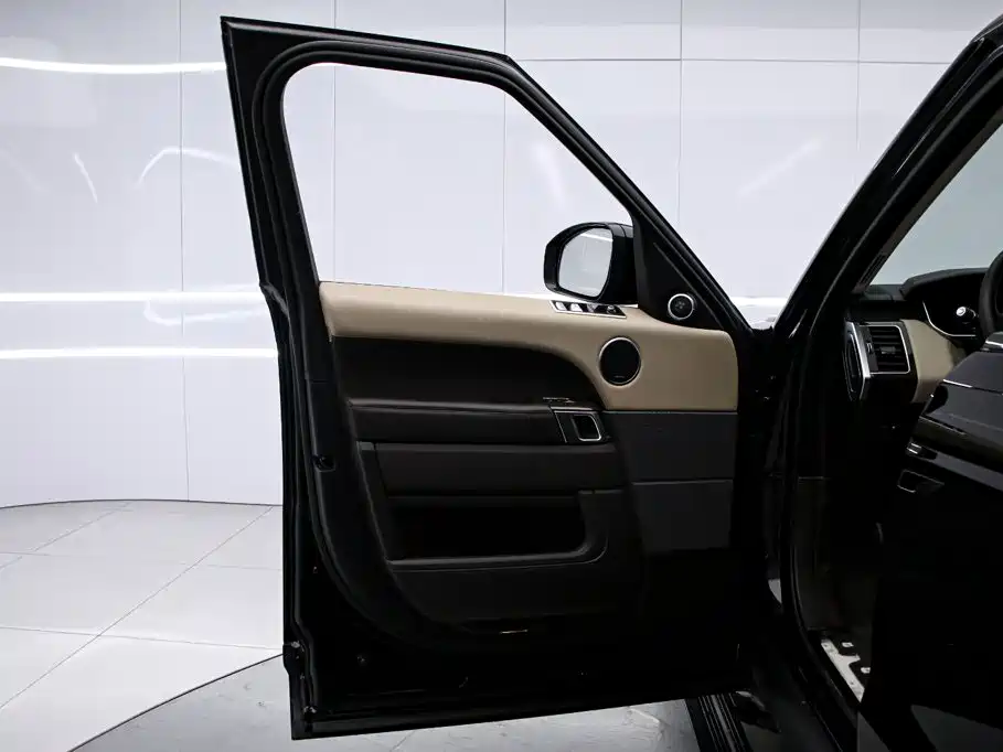 Land Rover Sport PHEV — миниатюра 13