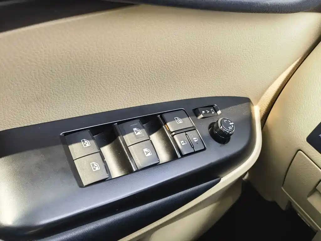 Toyota Highlander — миниатюра 25