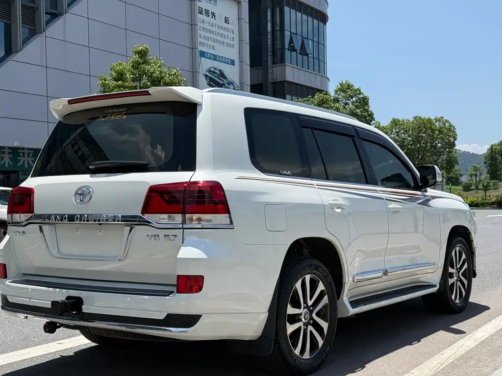 Toyota Land Cruiser 2019 5.7L AT