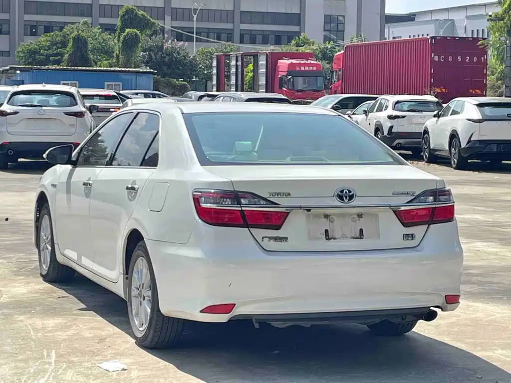 Toyota Camry — миниатюра 7