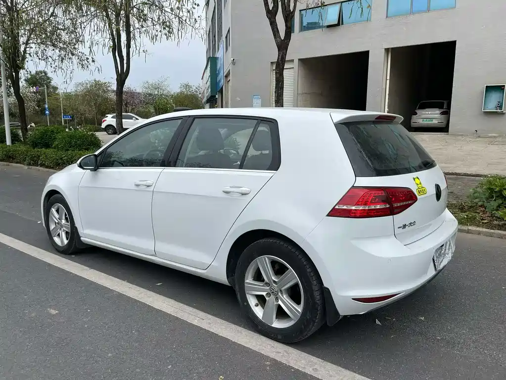 Volkswagen Golf — миниатюра 6