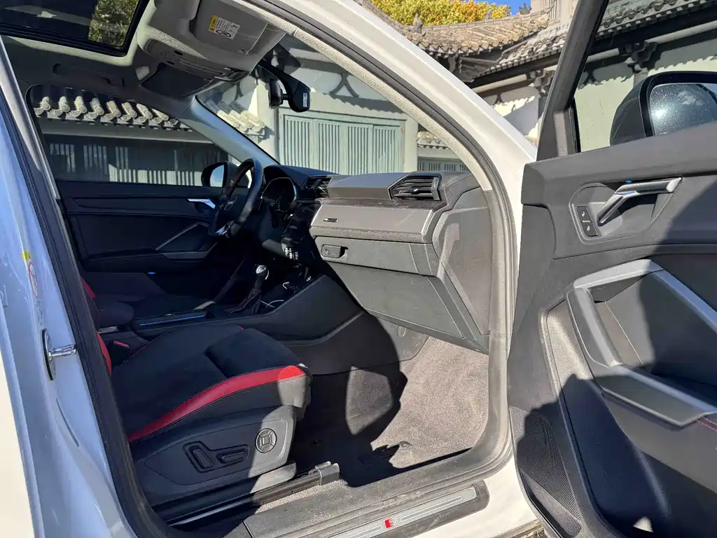 Audi Q3 — миниатюра 10