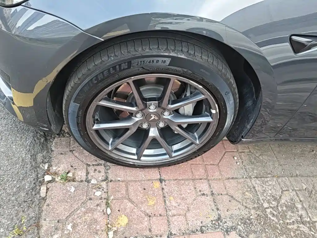 Tesla Model 3 — миниатюра 23