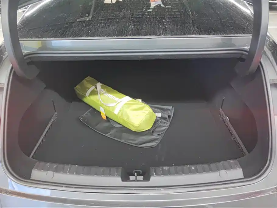 GEELY GALAXY GALAXY E8