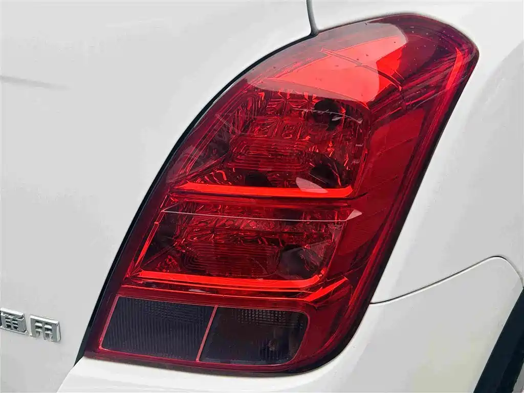 Chevrolet Trax — миниатюра 12
