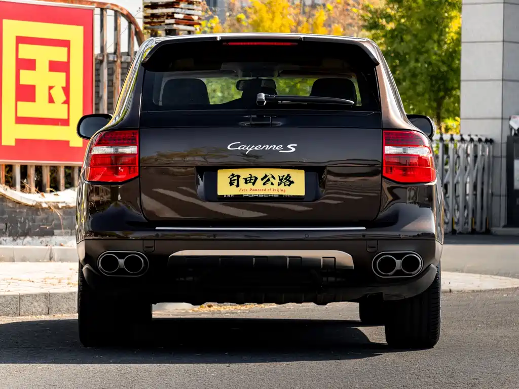 Porsche Cayenne — миниатюра 20