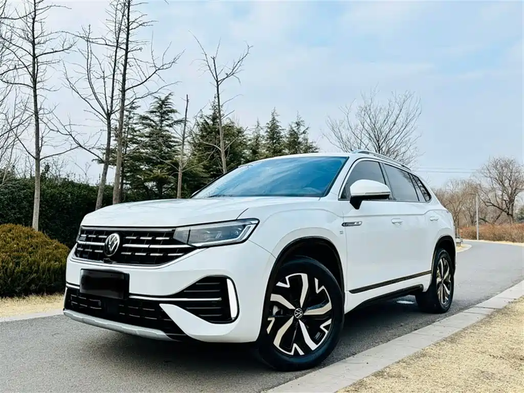 Volkswagen GTE PHEV 2024