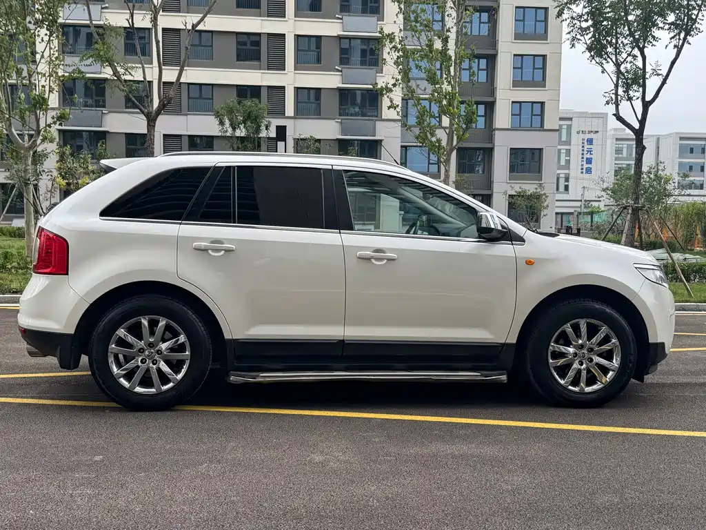 Ford Edge (Import) — миниатюра 3