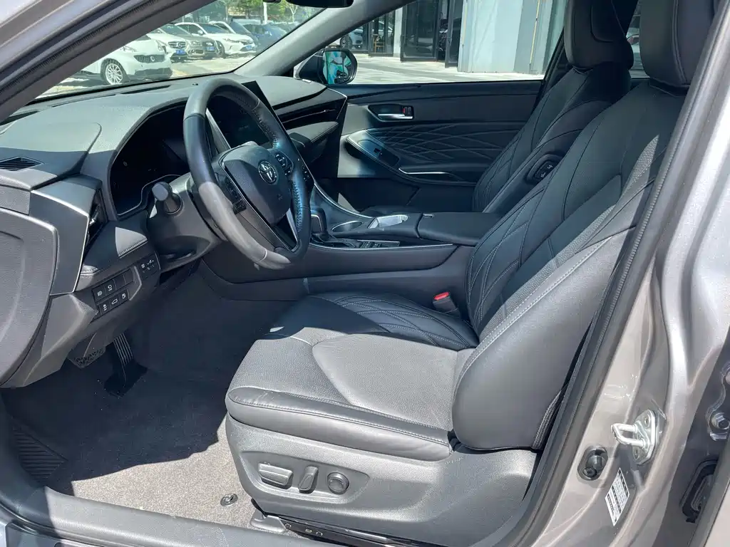 Toyota Avalon — миниатюра 9