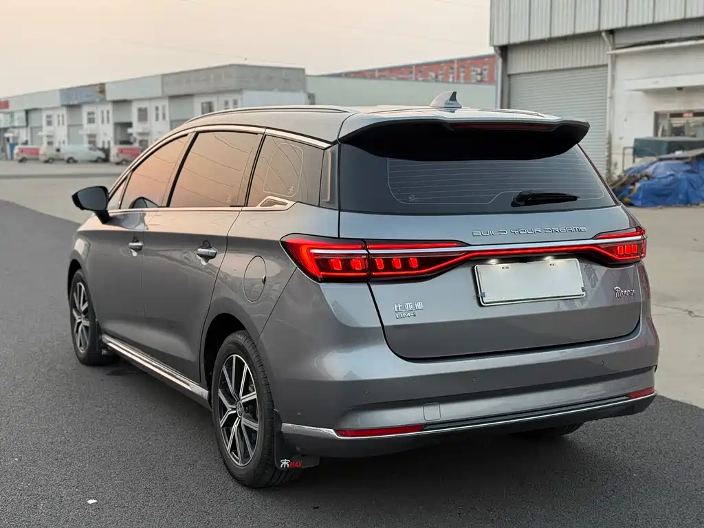 BYD MAX New Energy — миниатюра 7
