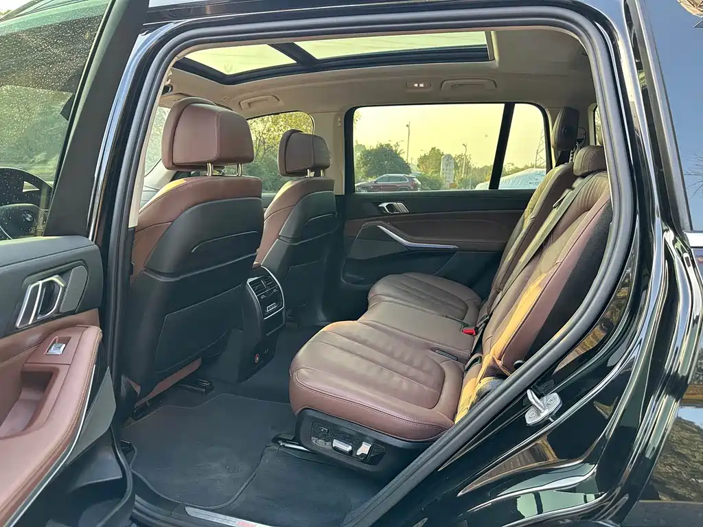 BMW X7 2022 xDrive40i Lead Luxury