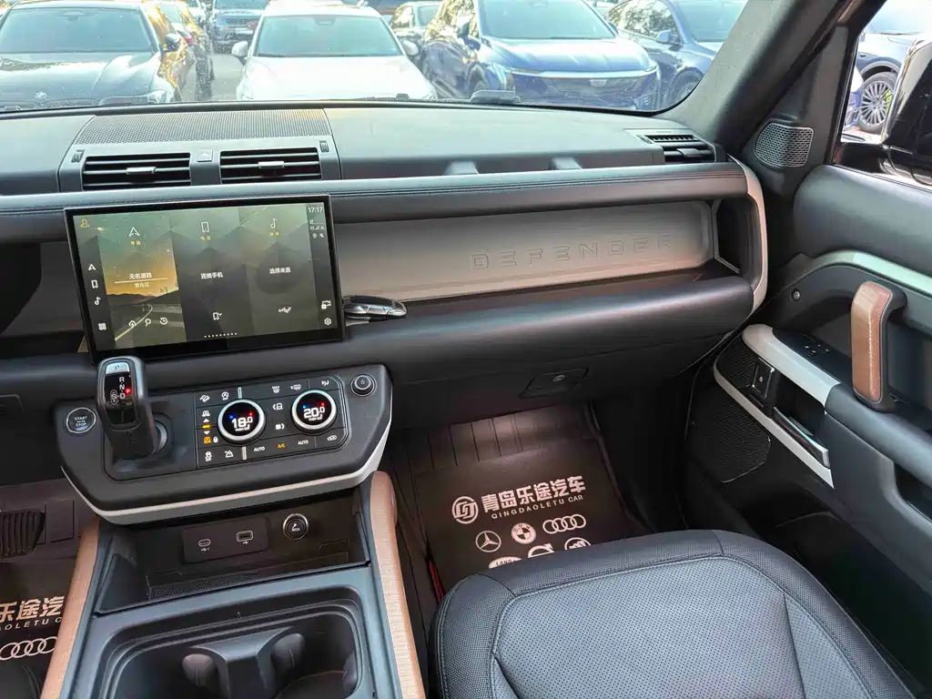 Land Rover Defender — миниатюра 12