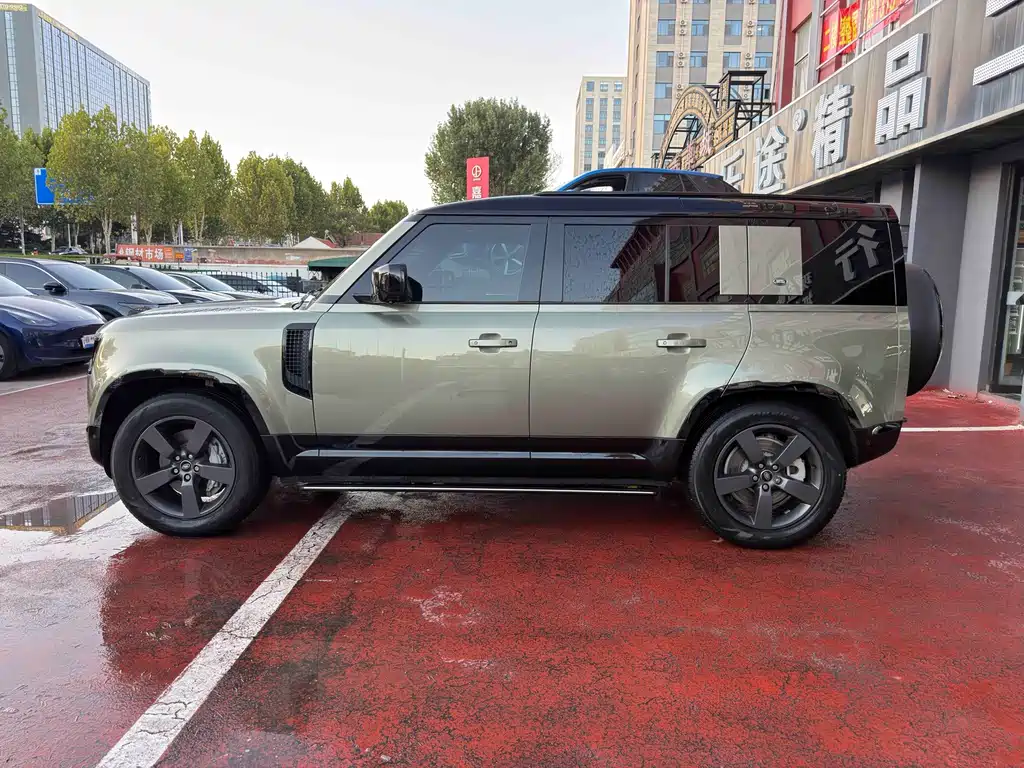 Land Rover Defender — миниатюра 3