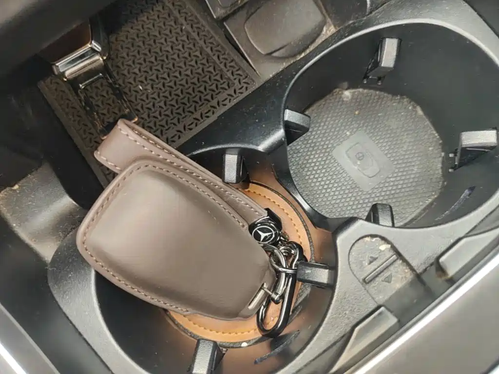 Mercedes-Benz E-Class — миниатюра 13