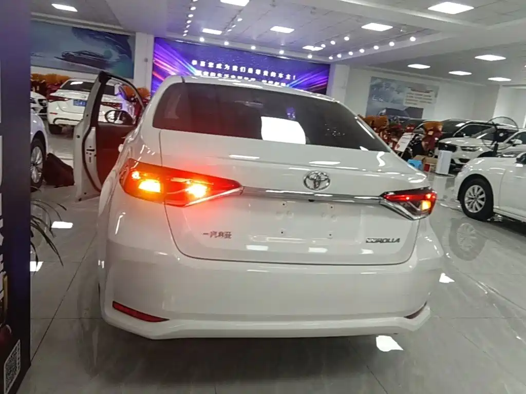 Toyota Corolla — миниатюра 6