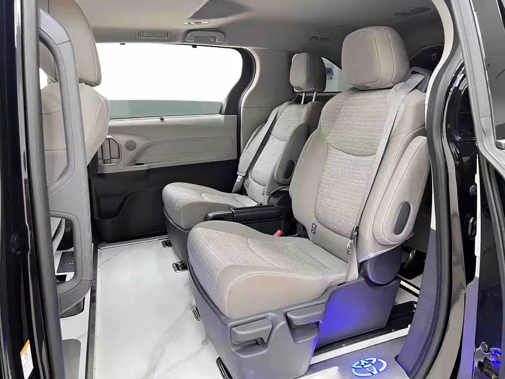 Toyota Sienna 2023 2.5L Comfort