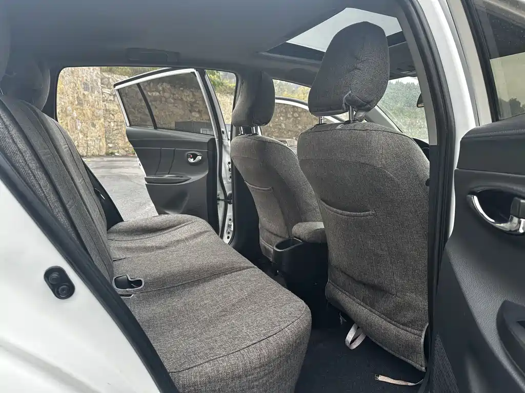 TOYOTA YARIS L ZHIXUAN