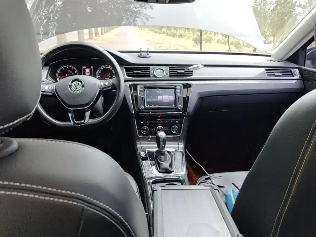 Volkswagen Passat — миниатюра 10