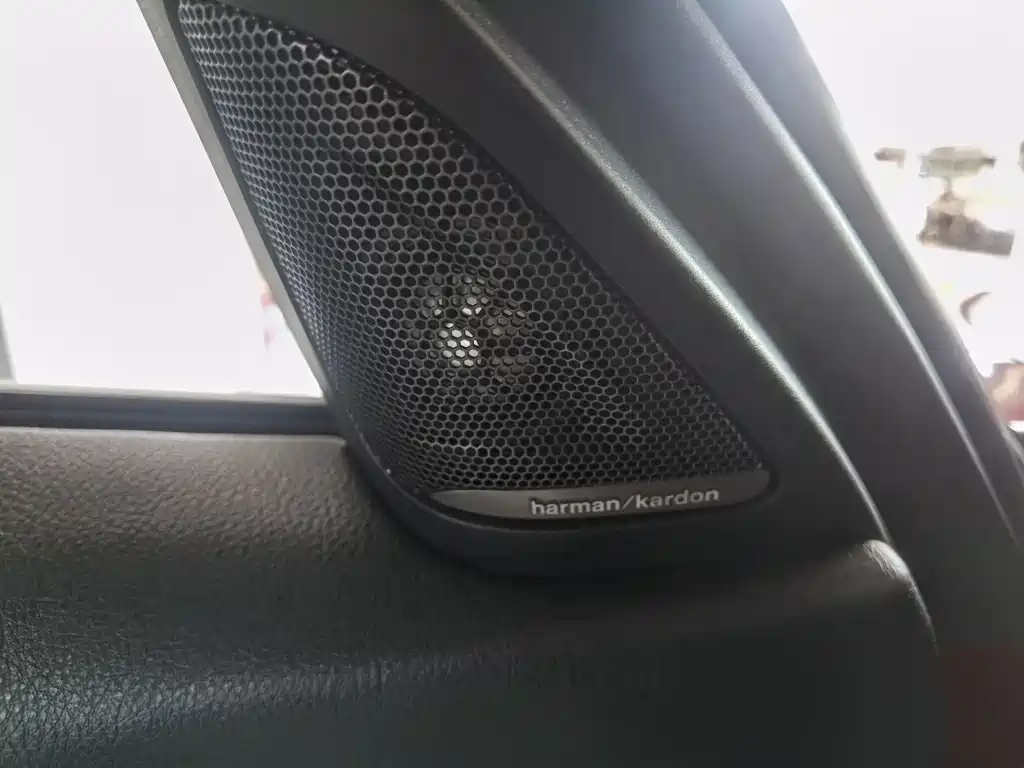 BMW 3 Series — миниатюра 8