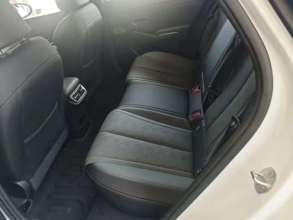 BYD Qin L — миниатюра 17